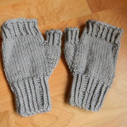 Fingerless Mitts - knitting pattern