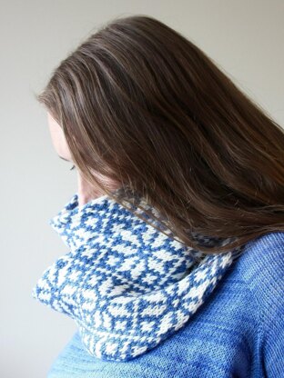 Snowflake infinity scarf