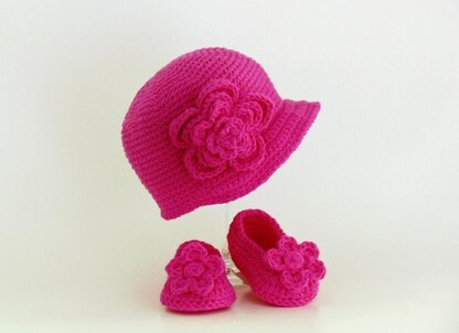 Baby Girl Bonnet and Slippers