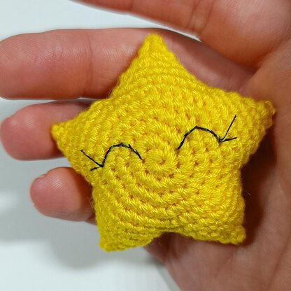 Sleepy Smiling STAR Amigurumi