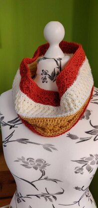 Mixed Toffee Cowl