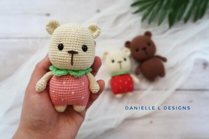 Strawberry bear amigurumi