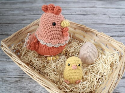 Henrietta the Hen with Reversible Egg to Chick