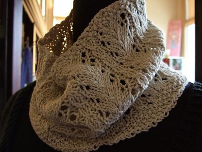 Entangled Cowl