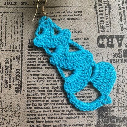 126. Dangle waves earrings