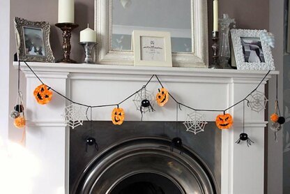 Spooky Bunting