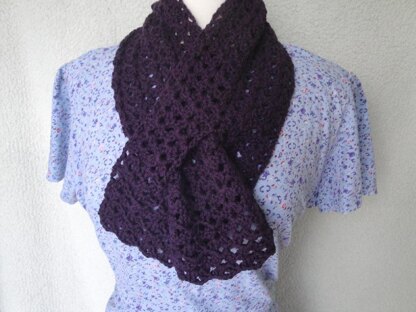 Nora Keyhole Scarf