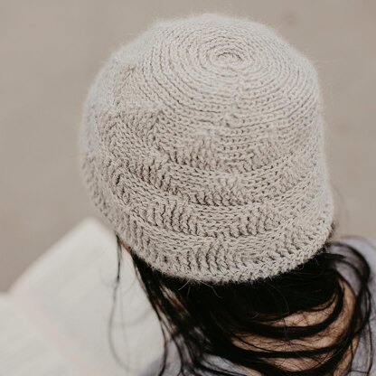 White Calm Hat