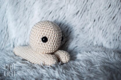 Laying "Flat" Amigurumi