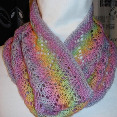 Summer Lace Cowl