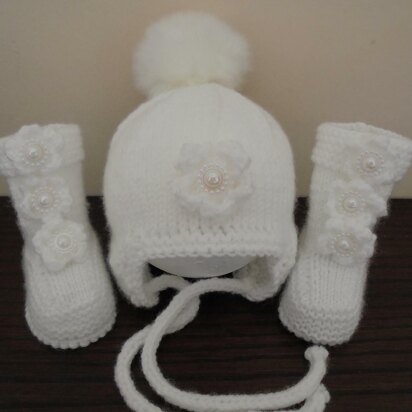 Baby Girl Pompom Hat And Booties