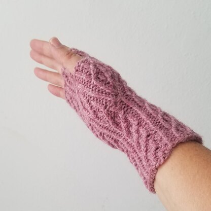 Plume Fingerless Gloves