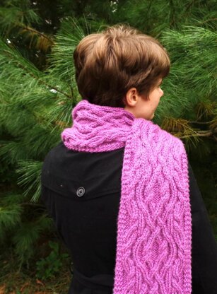 Intertwining Cables Scarf