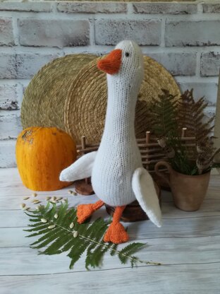 Knit serious goose, white goose knitting pattern