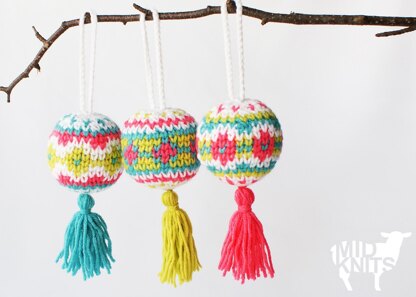 Fair Isle Christmas Baubles with Tassels (2015035)