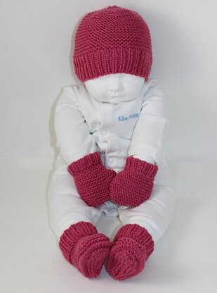 New Baby Booties Beanie and Mittens Set