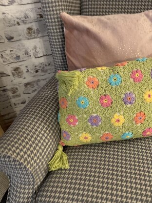 Round the Garden Cushion