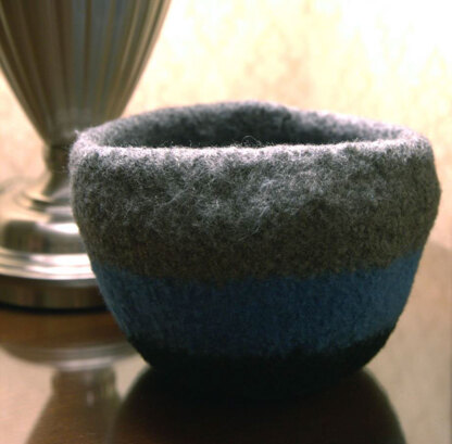 Felted Bowl in Plymouth Yarn Galway Roving - F592 - Downloadable PDF