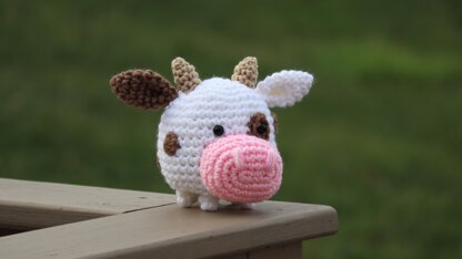 Mini Cow Amigurumi Pattern