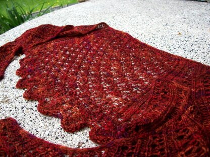 Scalloped Edge Shawlette