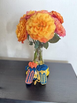 Rosie Lipstick Mosaic Holder