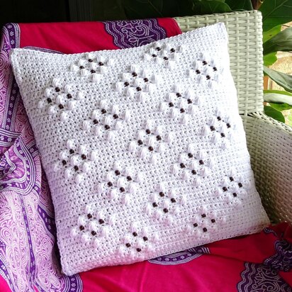 Crochet Diamond Beaded Cushion