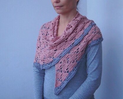 Arrow triangle shawl