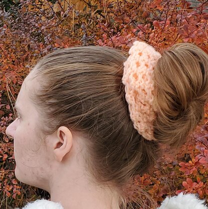 Eyelet Stitch Scrunchie Hair Tie Knitting Pattern