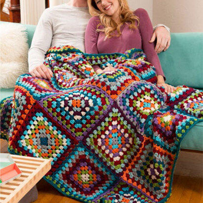 Granny’s Classic Throw in Red Heart Soft - LW4901EN - Downloadable PDF