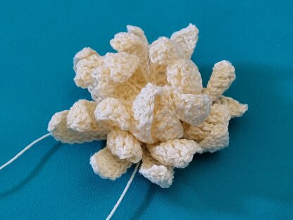 Chrysanthemum flower crochet pattern