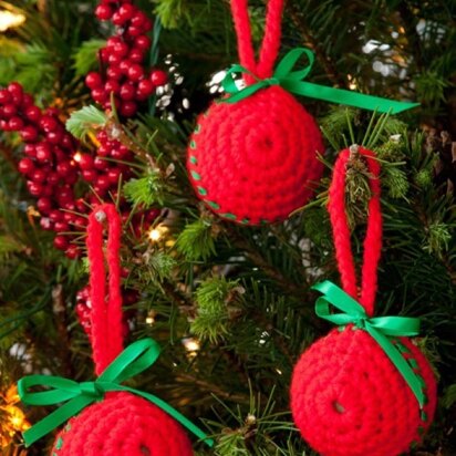 Easy Classic Ball Ornaments in Red Heart Super Saver Economy Solids - LW2692