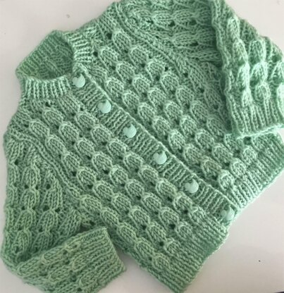 Comfy Cuddles Baby Cardigan Knitting pattern by Seasonknits | LoveCrafts