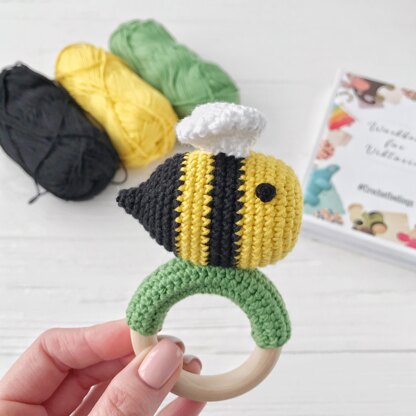 Bee crochet pattern baby rattle toy Amigurumi pattern teether ring