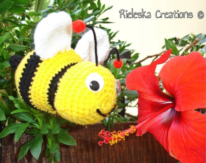 Bee amigurumi