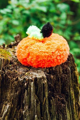 Fuzzy Pumpkin in Lion Brand Go For Faux - M21144 - Downloadable PDF