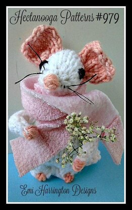 979-Knit Mouse with Bouquet