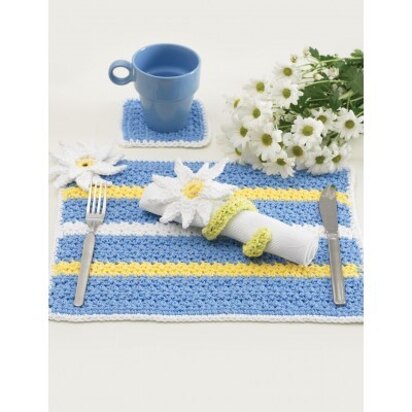 Daisy Table Setting in Lily Sugar 'n Cream Solids