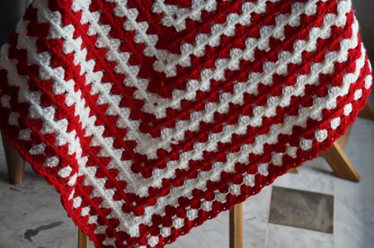 Granny  shawl crochet pattern