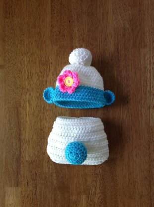 Newborn Hat and Diaper Set