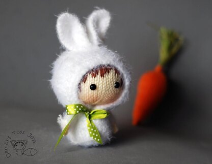 White Bunny Doll with carrot. Tanoshi series toy.