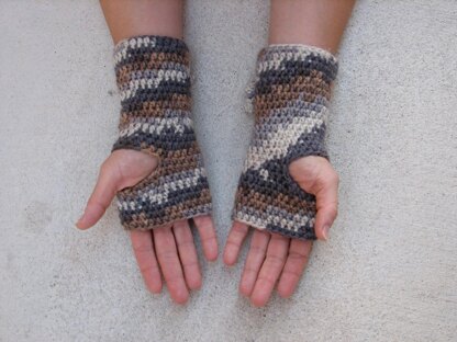 Fingerless Gloves with Flowers