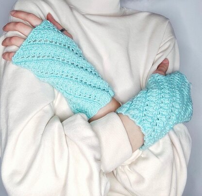 Lace Spiral Mittens