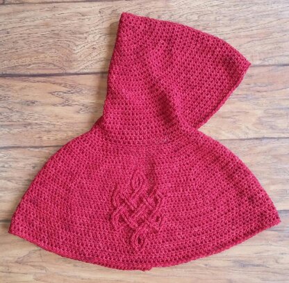 Cadha's Celtic Capelet