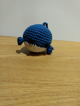 Whale crochet keyring