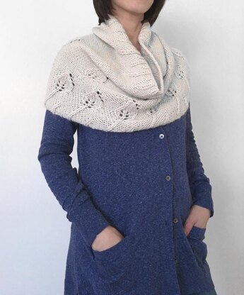 Debbie - leaf pattern cowl