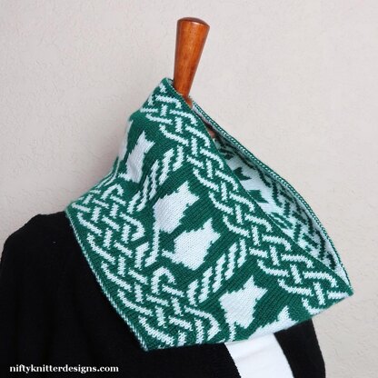 Celtic Cat Cowl