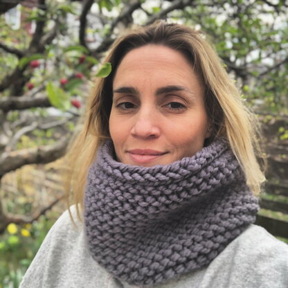 Women’s cordy cowl