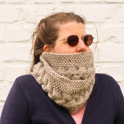 Tresse Infinity Cable Scarf