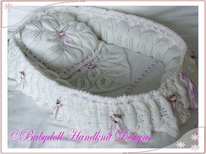 Doll's Moses basket & cribs to fit dolls from 4 to 22 inches
