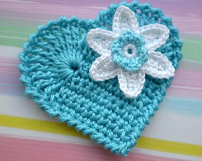 Heart with flower. Crochet appliqué. Card embellishment. Wedding card topper. Heart decoration